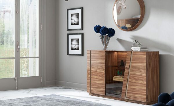 Imagem da Sapateira Nogueira Sophia da Moveistore. Design moderno e elegante em MDF com acabamento em nogueira e detalhes em espelho.
