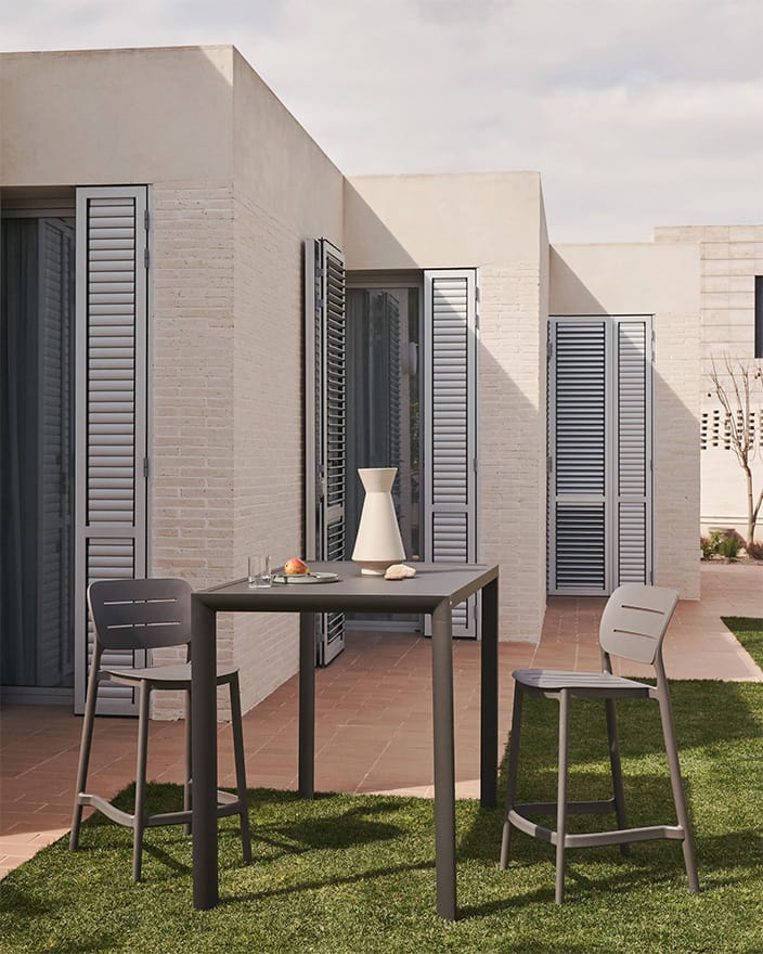 Mesa Alta de Exterior Culip Cinza – J0100040NN02