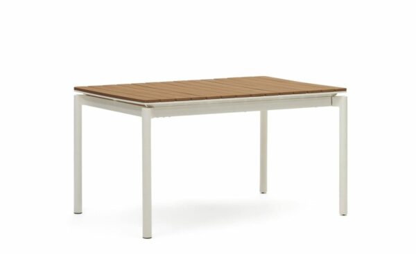 Mesa Extensível de Exterior Canyelles 140-200 em madeira plástica e alumínio, leve e versátil para uso ao ar livre.