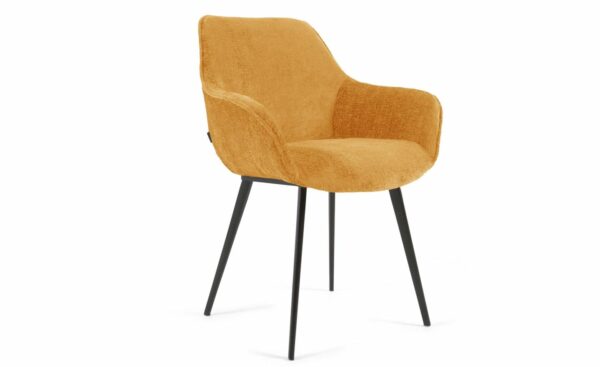 Cadeira Amira Chenille Mostarda, estofada em chenille mostarda, design moderno e elegante, versátil para diferentes ambientes