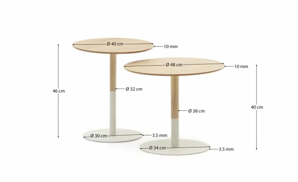 Conjunto de 2 Mesas de Apoio Watse, design nórdico, tampo em carvalho, base de madeira de carvalho e metal pintado branco mate, funcionalidade e estilo para espaços interiores.