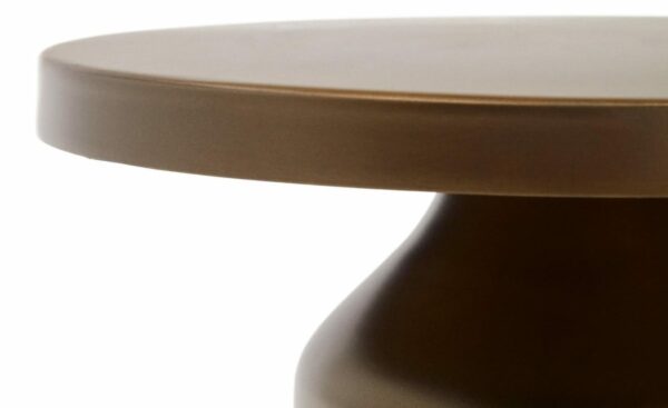Mesa de Apoio Malya, metal com acabamento em cobre escovado, design escultural geométrico, peça distintiva para ambientes memoráveis, proteções de feltro para o chão.