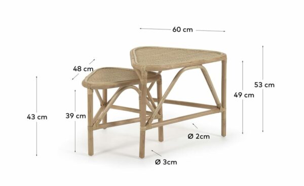 Set Mesas de Apoio Queenie, conjunto de 2 mesas de apoio em ratán com acabamento natural. Peças artesanais e exclusivas, com tonalidades e texturas próprias.