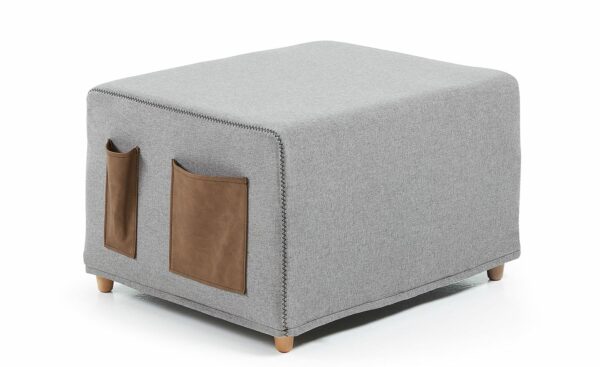Puff Cama Kos Cinza Claro, sofá e cama conversível, estofado em tecido antimanchas, bolsos em pele sintética.