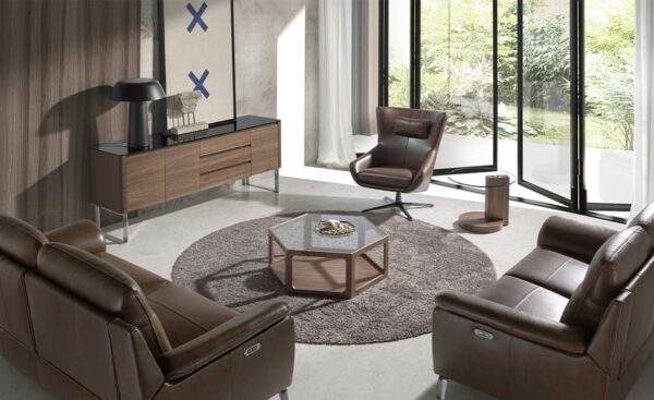 Cadeirão Giratório Jupiter 5089 estofado em pele de origem bovina, base em aço inoxidável escurecido. Inclui almofada de encosto de cabeça removível | Moveistore