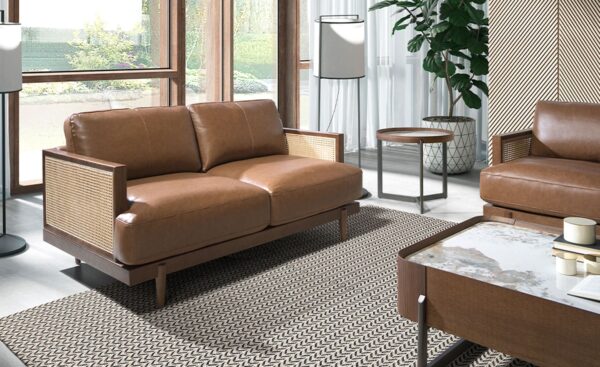 Sofá de 2 lugares em pele castanha Freddie 6176 com design moderno e elegante | Moveistore