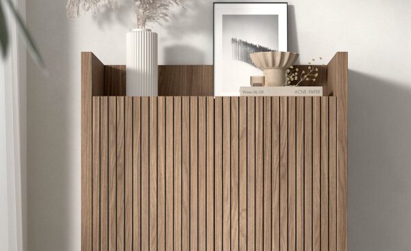 Móvel Auxiliar New Royal 214 com acabamento ripado, amplo espaço interno e design moderno e elegante | Moveistore