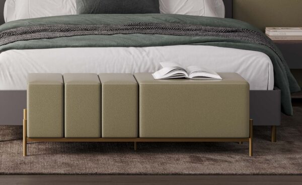 Banqueta Pietra com estrutura metálica dourada, assento estofado modular e design leve | Moveistore