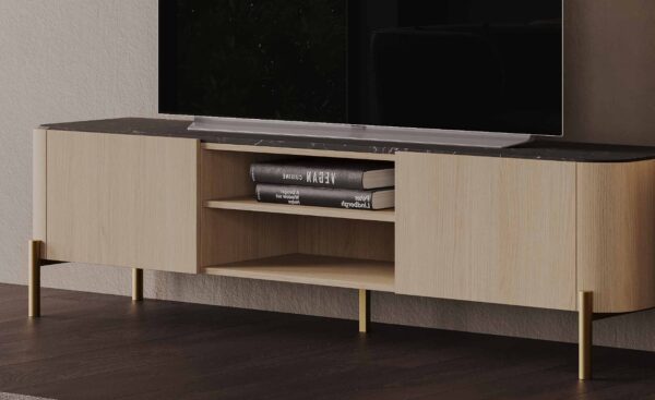 Móvel de TV Pietra 03 com compartimentos abertos e portas, tampo escuro e pés metálicos | Moveistore