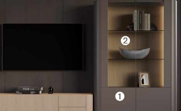 Vitrine Alta Pietra 04 com estrutura moderna, portas em vidro e prateleiras ajustáveis | Moveistore