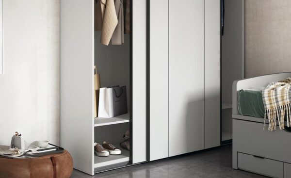 Roupeiro Portas de Correr Sonrie 32 com arrumação interior e acabamento moderno | Moveistore