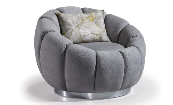 Cadeirão Bloom – Elegância e Conforto com Inspiração Natural Cadeirão Bloom com design moderno e base metálica