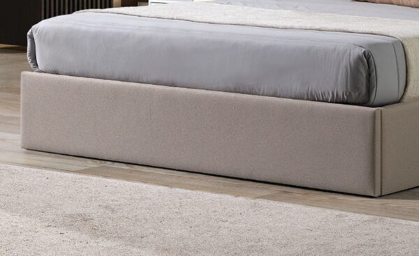 Cama de Casal Cadence com cabeceira estofada em linhas diagonais