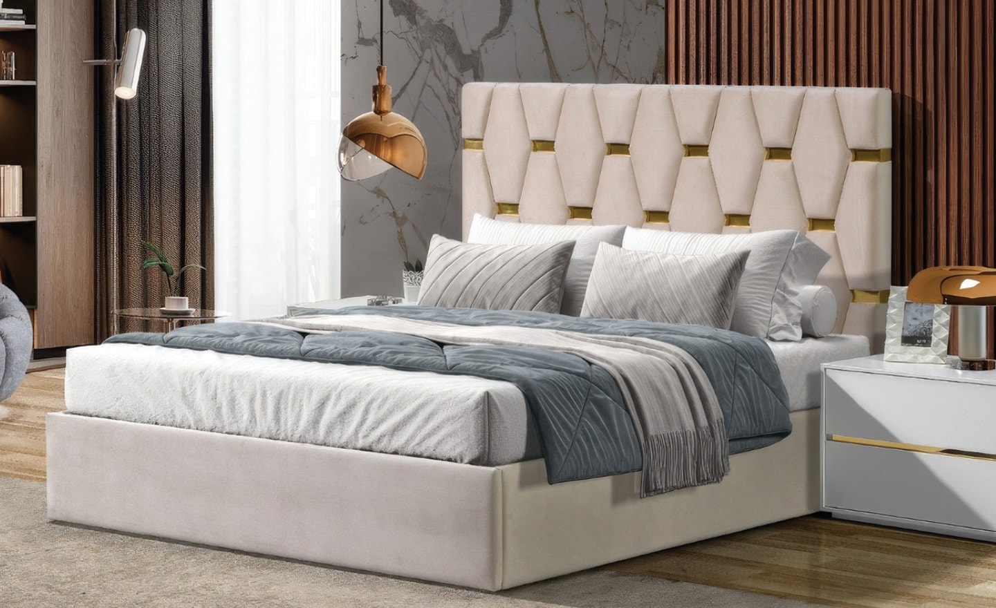 Cama de Casal Opera Gold com cabeceira estofada e detalhes metálicos