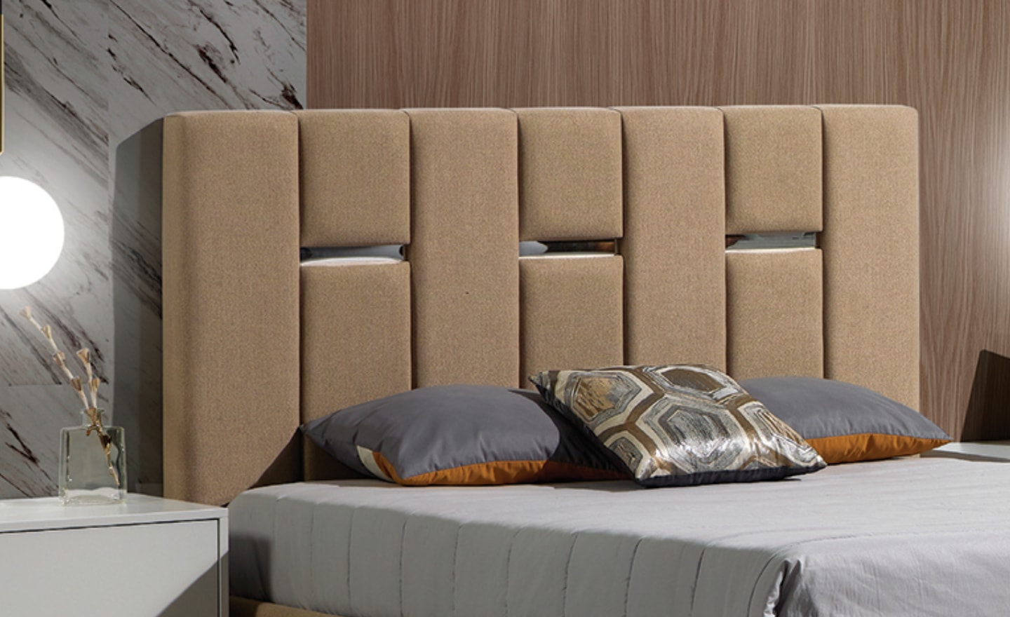 Cama de Casal Trivento com cabeceira estofada e design moderno