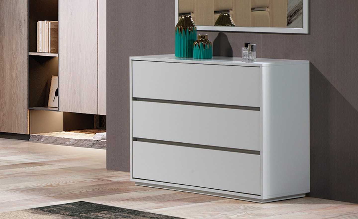 Cómoda Trivento com três gavetas e design minimalista