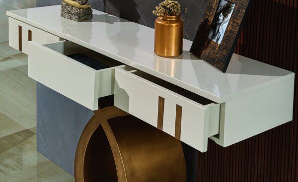 Consola Luxor Curve com base curva escultural e acabamento lacado