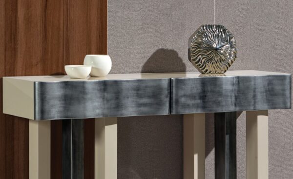 Consola Metropole com gavetas metalizadas e design elegante