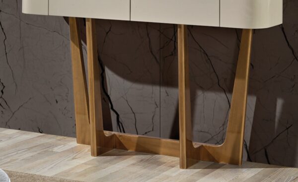 Consola Siena com 3 gavetas, pés em madeira e tampo lacado