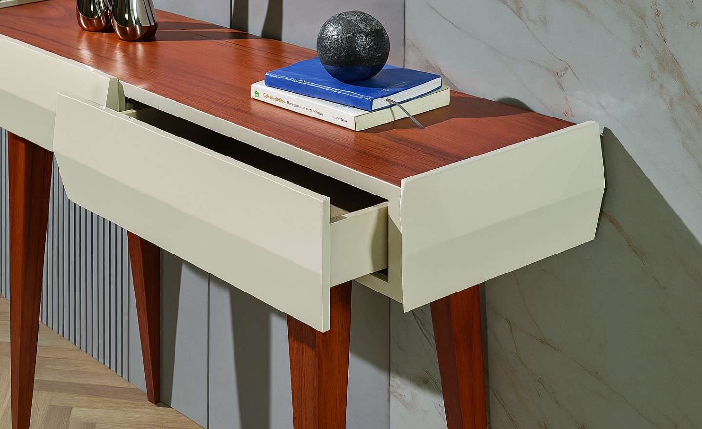 Consola Vintagea – Estilo Retro e Praticidade