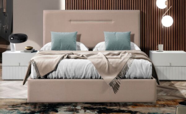 Quarto de Casal Essenza com cabeceira estofada e móveis ripados