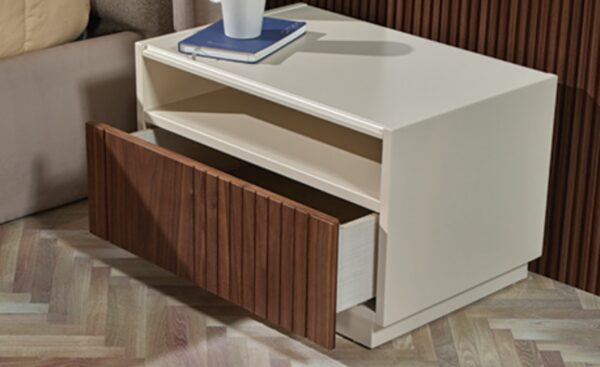 Quarto de Casal Linea Estofado com cabeceira acolchoada e estrutura em MDF