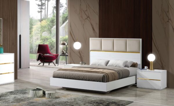 Quarto Solenne – Design Moderno e Aconchegante Quarto de Casal Solenne com cabeceira estofada e detalhes metálicos