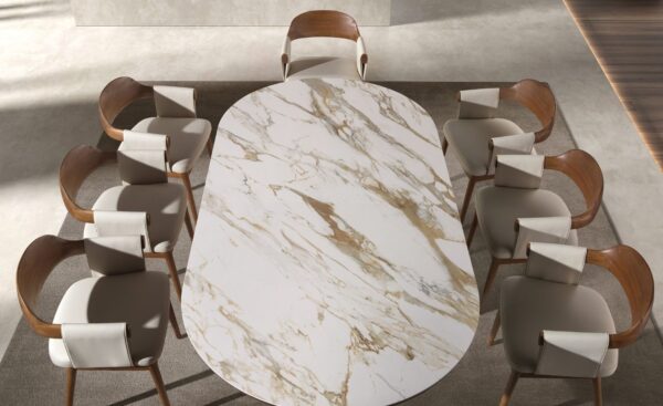 Cadeira Enzo 5186 em couro sintético creme com pernas em madeira cor de nogueira | Moveistore