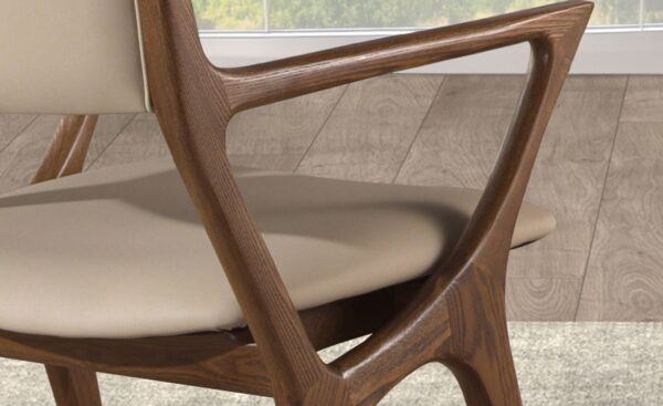 Cadeira Eron 4199 estofada em pele de vison com estrutura em madeira de nogueira | Moveistore