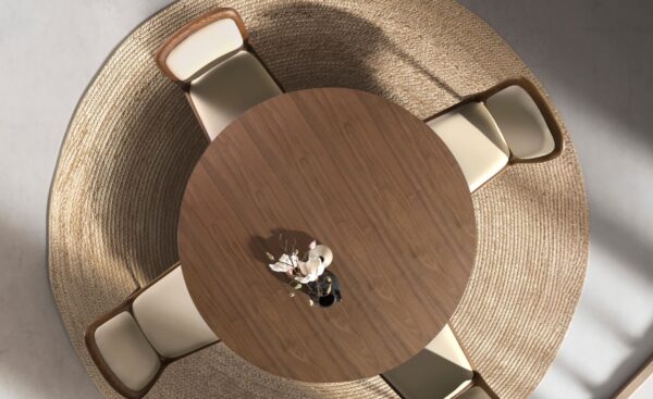 Cadeira Lior 4169 em madeira cor de nogueira com estofado em couro sintético creme | Moveistore