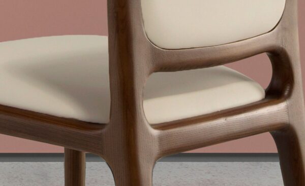 Cadeira Lior 4169 em madeira cor de nogueira com estofado em couro sintético creme | Moveistore