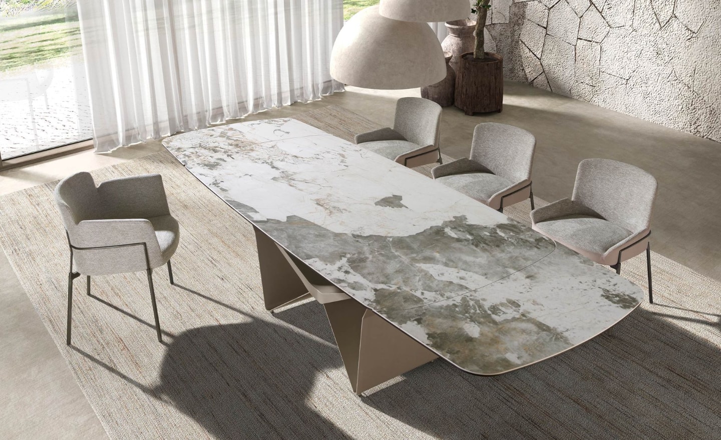 Cadeira Rian 4171 com braços, estofada em tecido cinzento e veludo castanho, pernas em aço escurecido | Moveistore