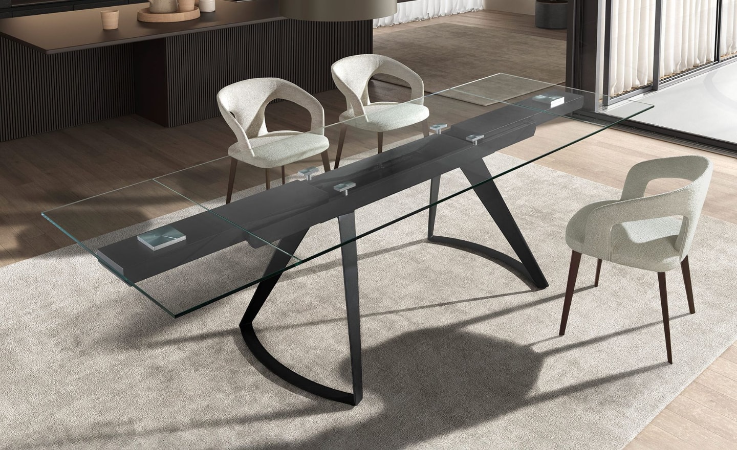 Mesa de jantar extensível com tampo em vidro temperado e pernas em aço preto, ideal para até 10 pessoas | Moveistore