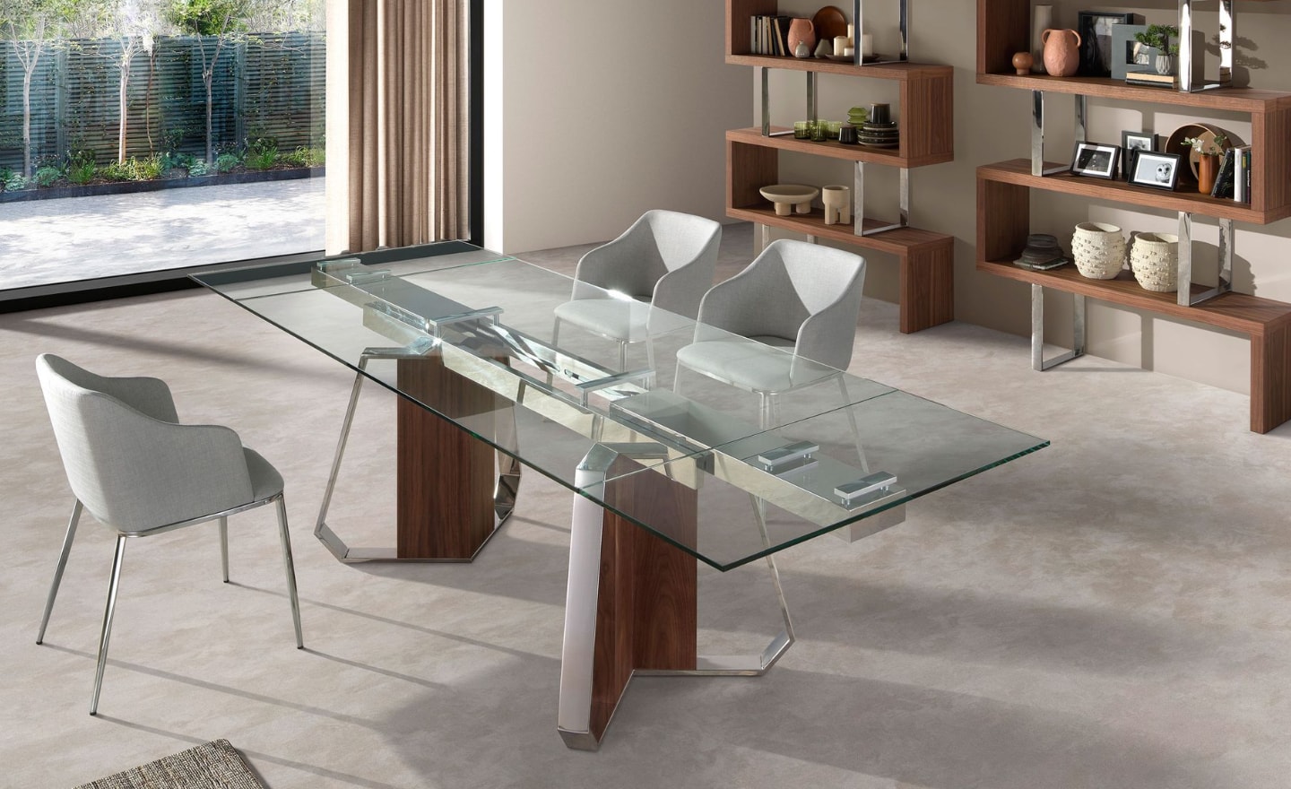 Mesa de Jantar Extensível de Vidro Aren 1159 com tampo em vidro temperado e pernas em nogueira natural com detalhes em aço cromado | Moveistore