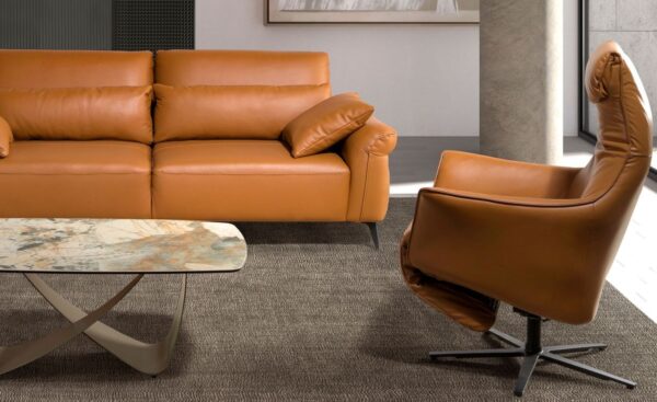 Poltrona Giratória Nova 5137 em pele castanha com sistema relax elétrico e portas USB | Moveistore