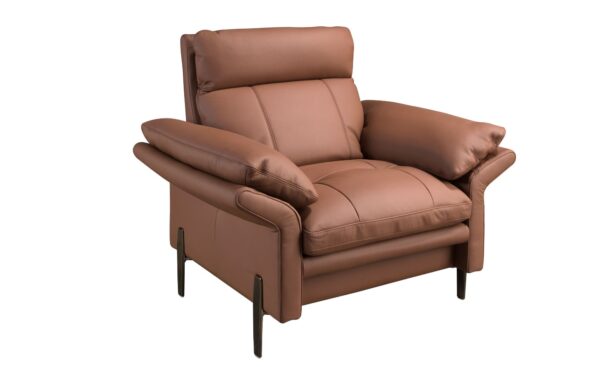 Cadeirão Como 5173 com estofos em pele castanha e pés em aço cromado escuro | Moveistore