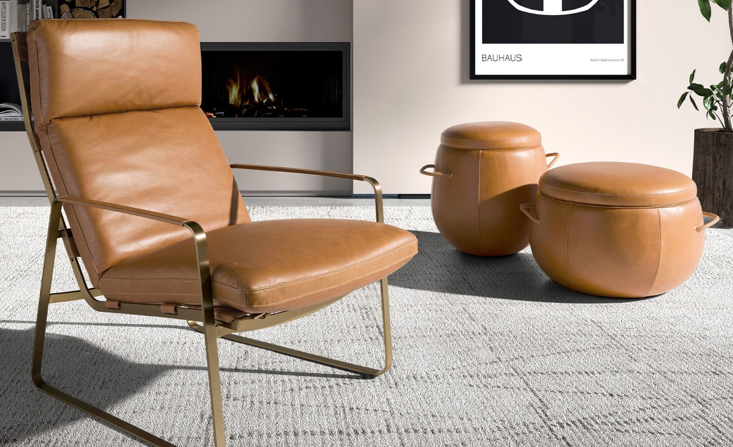 Cadeirão Prague 5170 com estofos em pele de vaca cor de camelo e estrutura metálica dourada | Moveistore