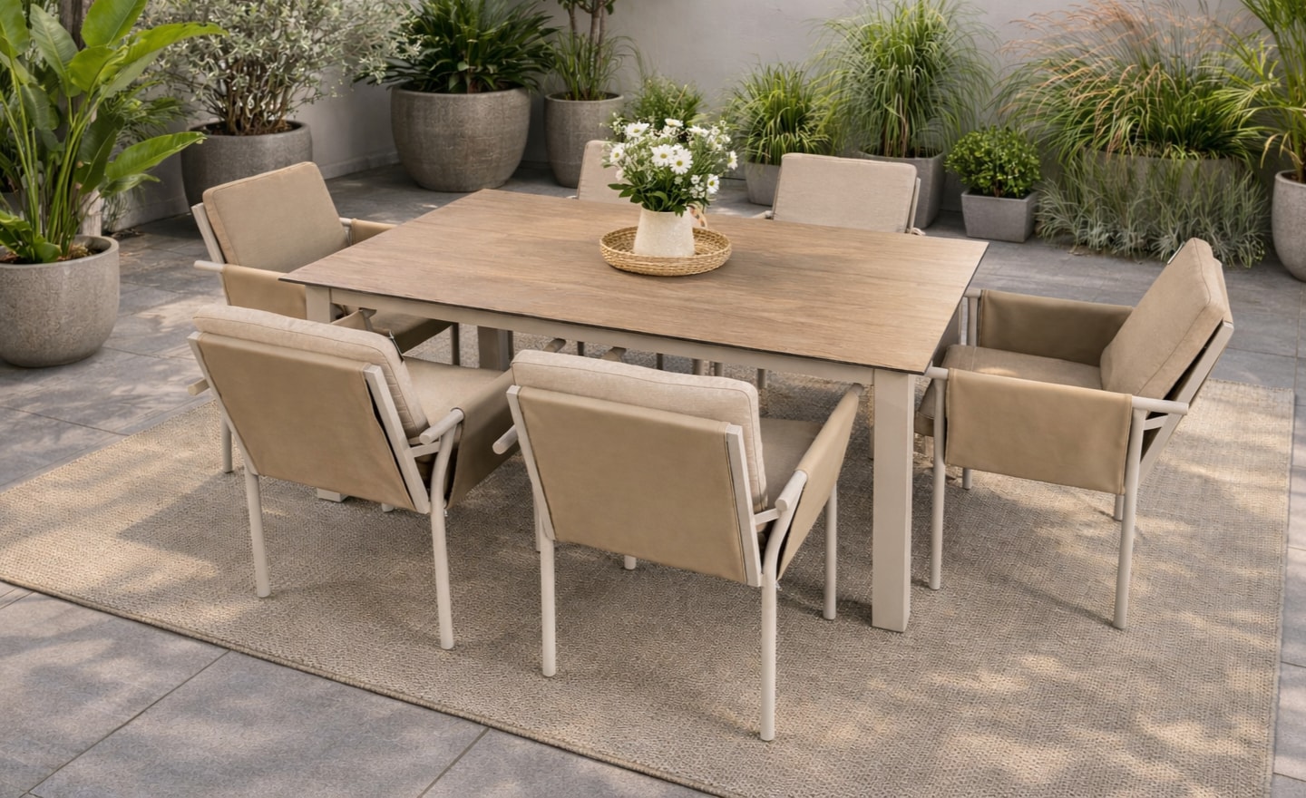 Cadeira de Jardim Arenas em alumínio com braços integrados e assento almofadado | Moveistore