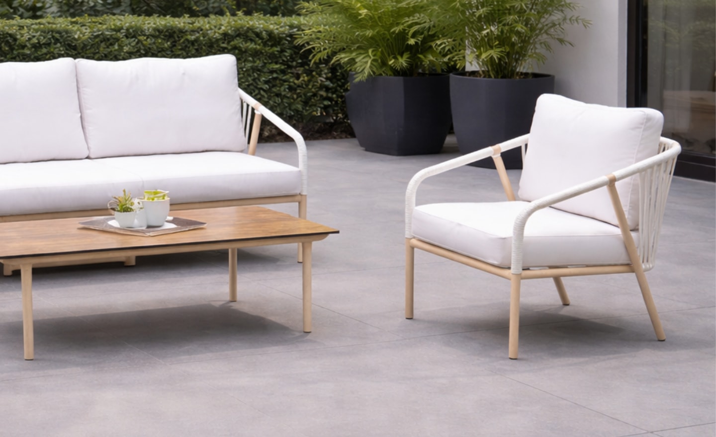 Cadeirão de Exterior Melbourne com estrutura em alumínio reforçado e almofadas removíveis | Moveistore