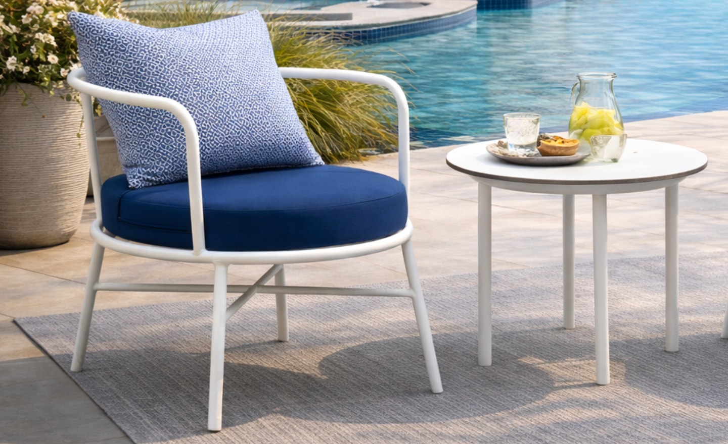 Cadeirão de Exterior Puma em alumínio com almofadas estofadas e design lounge | Moveistore