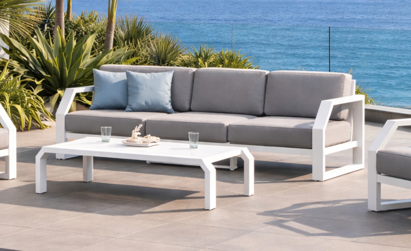 Conjunto de Exterior Zafiro com sofá, cadeirões e mesa de centro em alumínio | Moveistore