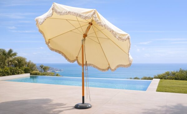 Guarda Sol Kampala em madeira de faia com mastro inclinável e franjas decorativas | Moveistore