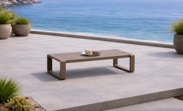 Mesa de Centro de Exterior Armania com estrutura em alumínio reforçado e tampo retangular | Moveistore