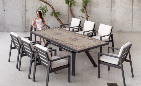 Mesa de Exterior Com Cadeiras Veneto Mesa de Exterior Com Cadeiras Veneto com tampo em mosaico artesanal e cadeiras para exterior | Moveistore