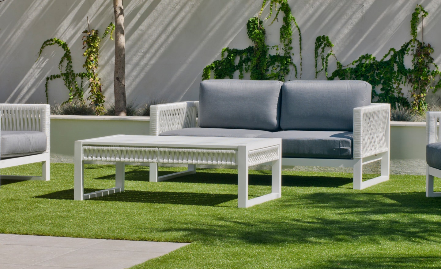 Set de Exterior Monterrey com sofá de 2 lugares, cadeirões, mesa de centro e corda náutica | Moveistore