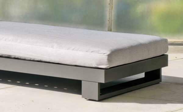 Sunbed Coloseo em alumínio com superfície ampla de descanso para exterior | Moveistore